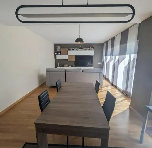 Lejlighed Piso Completo Y Moderno, Burgo